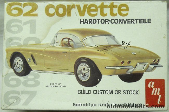 AMT 1/25 1962 Chevrolet Corvette Hardtop or Convertible, 2205 plastic model kit